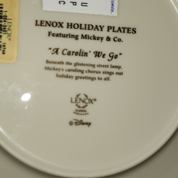 NEW 2pcs Lenox Holiday Disney Mickey Mouse Christmas Disney 2pc salad pl… - Picture 6 of 11